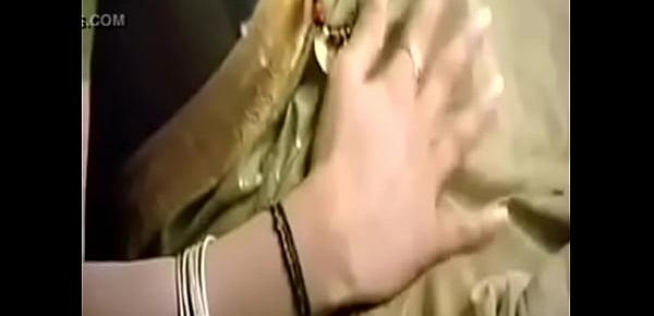  Desi bhabhi hot side boobs and tummy view in blouse for boyfriend 22 sec